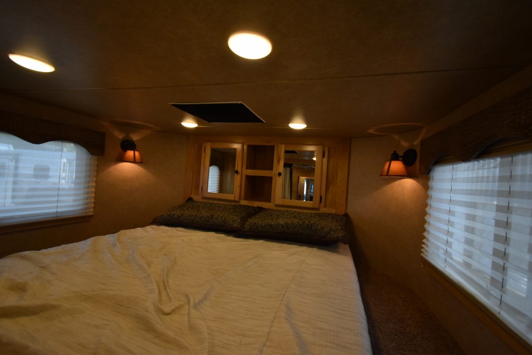 Used 2019 Lakota Charger 8211 Horse Trailer