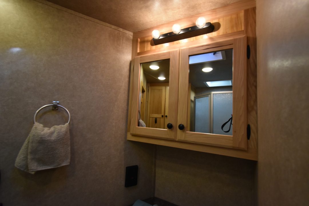 Used 2019 Lakota Charger 8211 Horse Trailer
