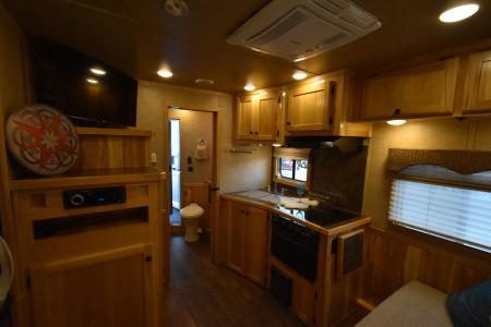 Used 2019 Lakota Charger 8211 Horse Trailer
