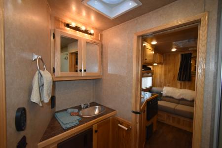 Used 2019 Lakota Charger 8211 Horse Trailer