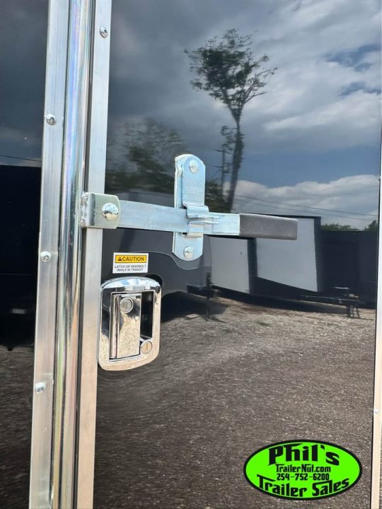 New 2026 Wells Cargo 8.5X24 FAST TRACK DELUX Cargo / Enclosed Trailer ENCLOSED CAR HAULER
