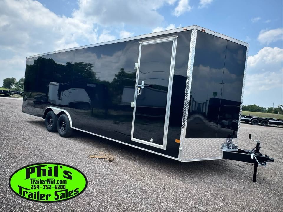 New 2026 Wells Cargo 8.5X24 FAST TRACK DELUX Cargo / Enclosed Trailer ENCLOSED CAR HAULER