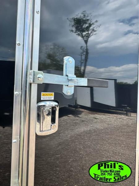 New 2026 Wells Cargo 8.5X24 FAST TRACK DELUX Cargo / Enclosed Trailer ENCLOSED CAR HAULER