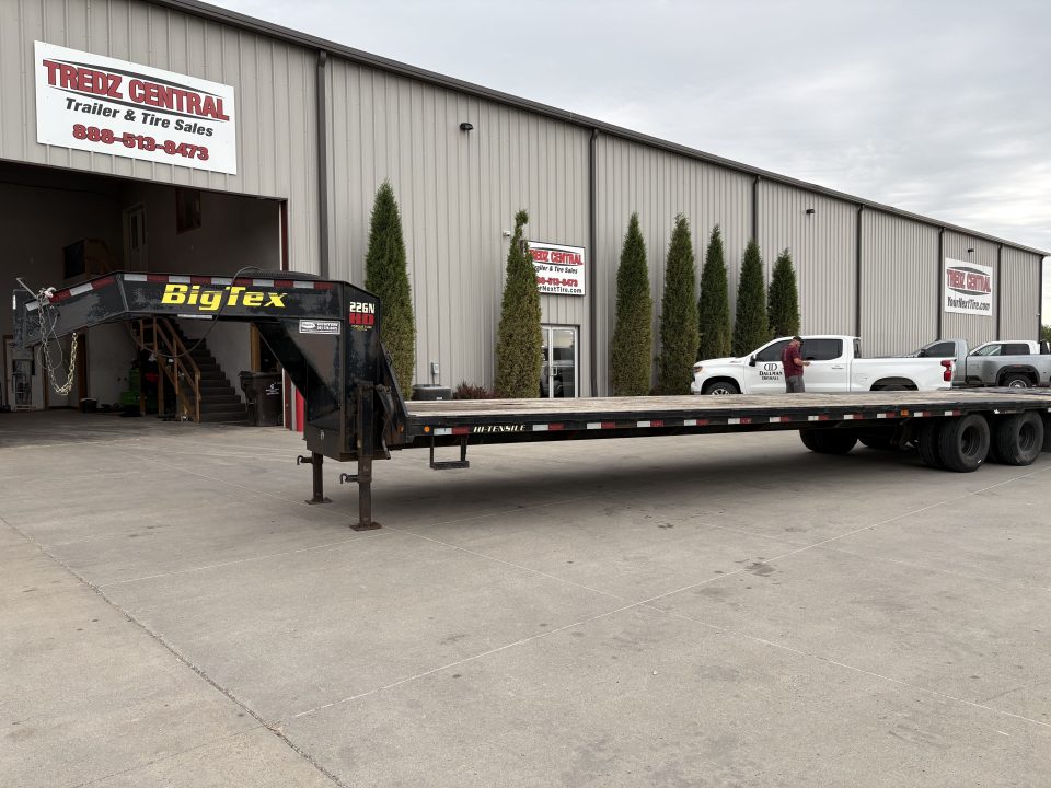 Used 2018 Big Tex Trailers 22GN-40 mega ramps 102x40ft 10k axles Deckover Trailer
