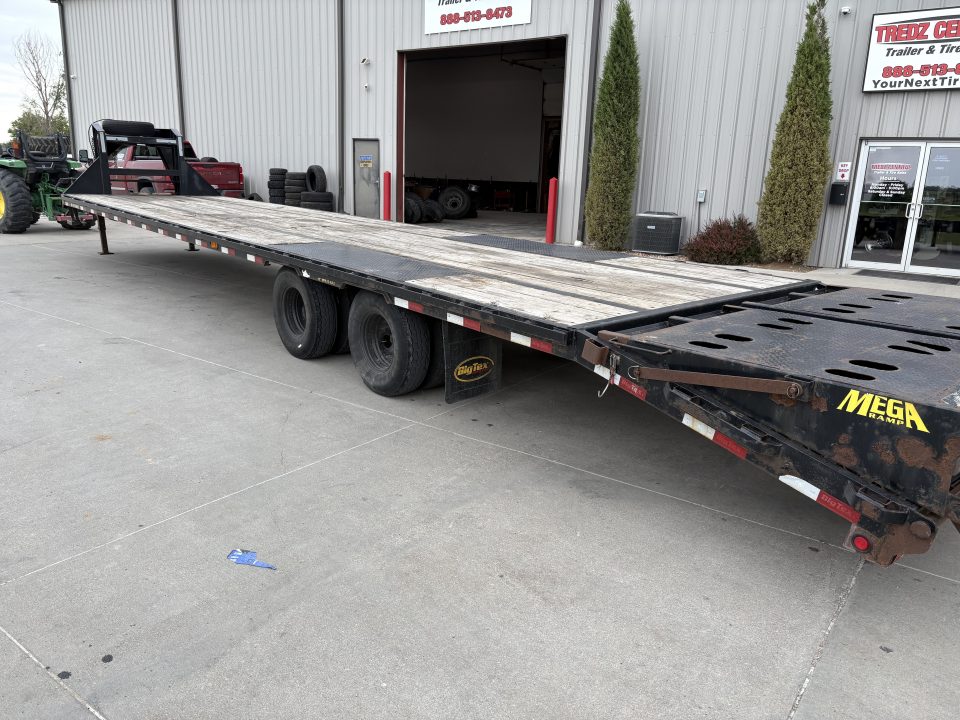 Used 2018 Big Tex Trailers 22GN-40 mega ramps 102x40ft 10k axles Deckover Trailer