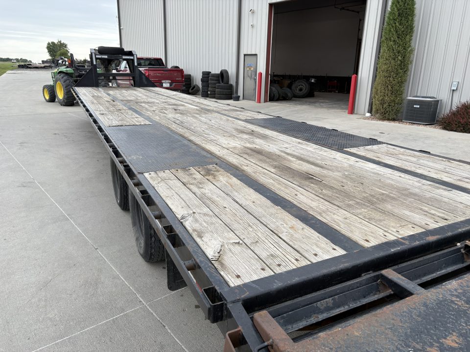 Used 2018 Big Tex Trailers 22GN-40 mega ramps 102x40ft 10k axles Deckover Trailer