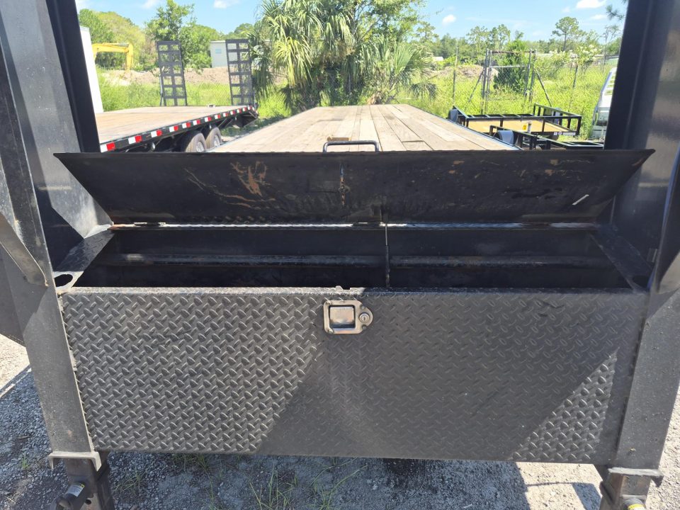 Consignment 2025 Trail Maxx 40 Ft. Gooseneck Equipment Trailer – 12,000 LB Capacity Heavy-Duty Hauler