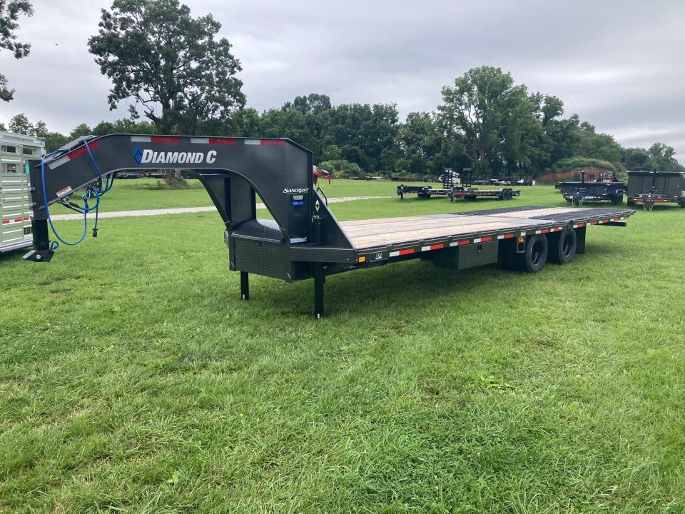 New 2026 Diamond C Trailers 102x30 TANDEM 25K GN HYDROTAIL W/ STEEL RUNNERS, HYDROJACKS, SOLAR & WIRELESS REMOTE Flatbed Trailer