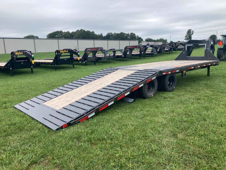 New 2026 Diamond C Trailers 102x30 TANDEM 25K GN HYDROTAIL W/ STEEL RUNNERS, HYDROJACKS, SOLAR & WIRELESS REMOTE Flatbed Trailer