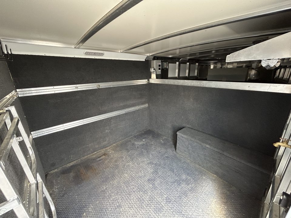 Used 2022 Cimarron Showstar 485 Gooseneck Pen System