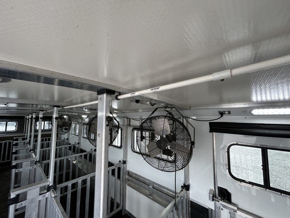 Used 2022 Cimarron Showstar 485 Gooseneck Pen System