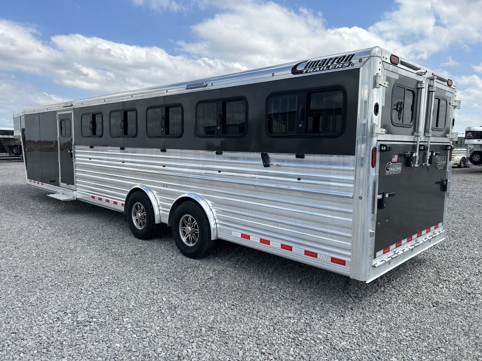 Used 2022 Cimarron Showstar 485 Gooseneck Pen System