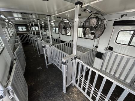 Used 2022 Cimarron Showstar 485 Gooseneck Pen System