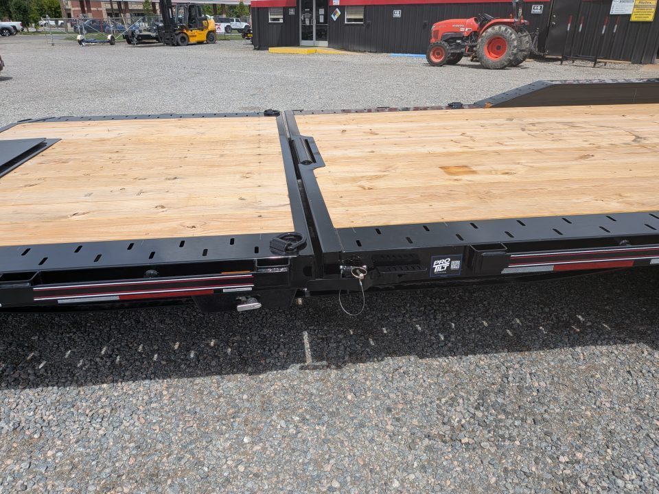 New 2026 Diamond C Trailers Diamond C HXD 210 24' Tilt Equipment Trailer