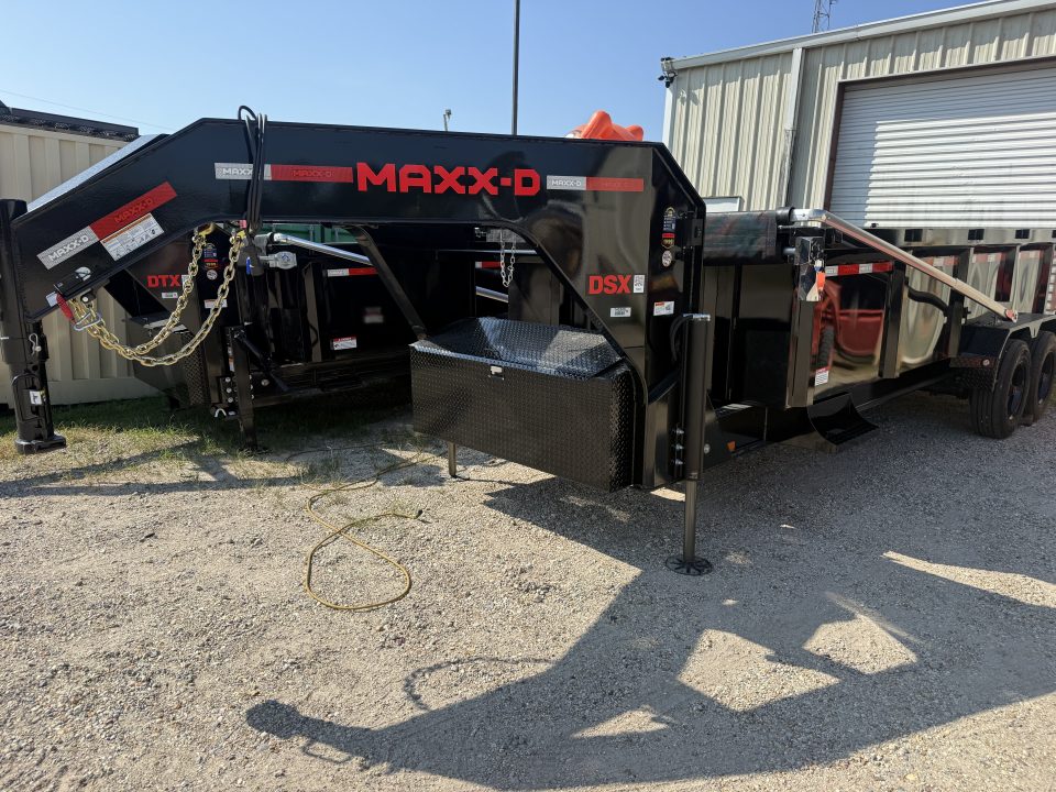 New 2027 MAXX-D DSX8320 GN Dump Trailer