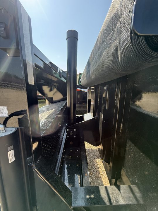 New 2027 MAXX-D DSX8320 GN Dump Trailer