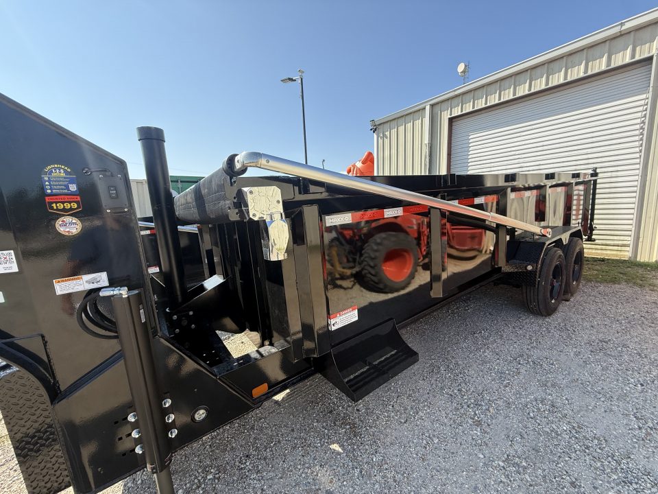 New 2027 MAXX-D DSX8320 GN Dump Trailer