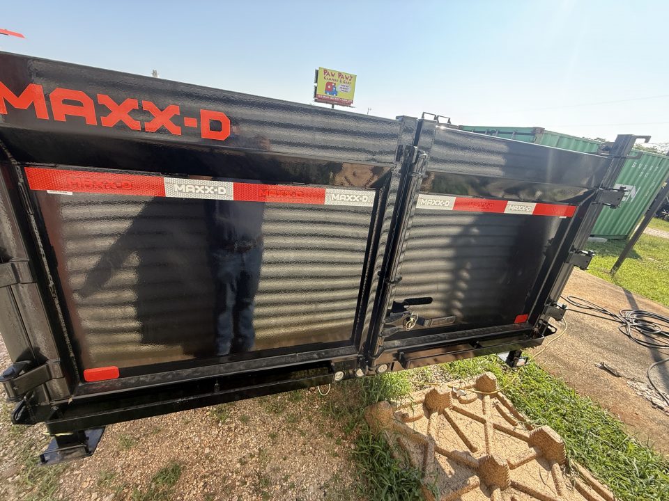 New 2027 MAXX-D DSX8320 GN Dump Trailer