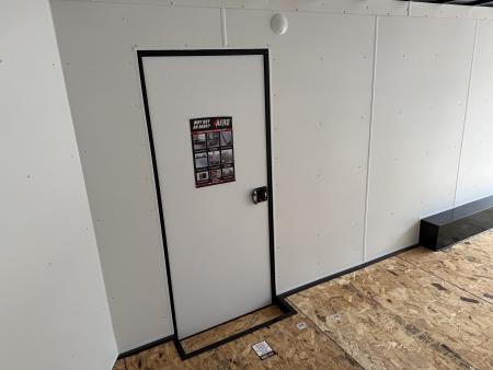 New NEW 2027 AERO 8.5x20 +2’V, 7’ TALL, WHITE Interior, BLACKOUT  EDITION- QUALITY Enclosed Car Hauler Trailer