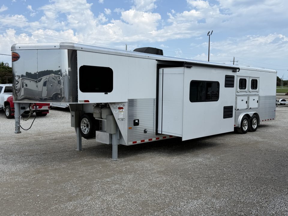 Used 2018 Sundowner 3 Horse 15'7" Living Quarters With 9' Slide Horse Trailer
