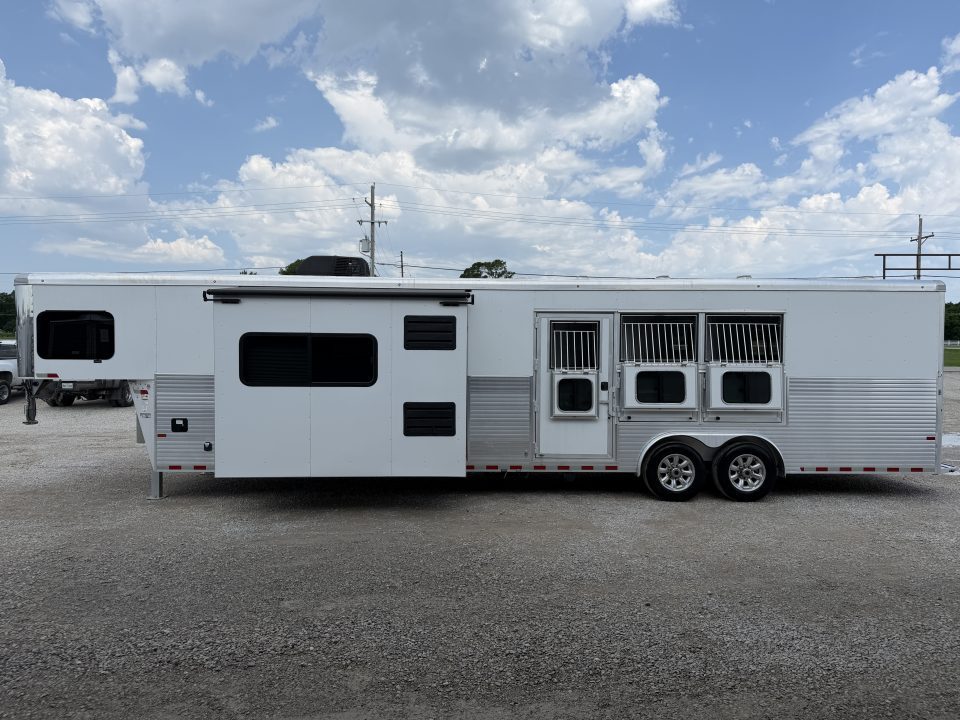 Used 2018 Sundowner 3 Horse 15'7" Living Quarters With 9' Slide Horse Trailer