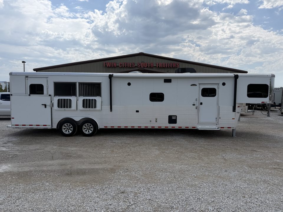 Used 2018 Sundowner 3 Horse 15'7" Living Quarters With 9' Slide Horse Trailer