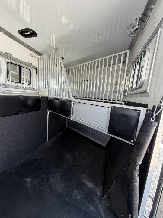 Used 2018 Sundowner 3 Horse 15'7" Living Quarters With 9' Slide Horse Trailer