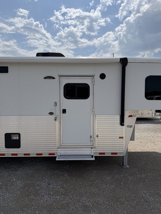 Used 2018 Sundowner 3 Horse 15'7" Living Quarters With 9' Slide Horse Trailer