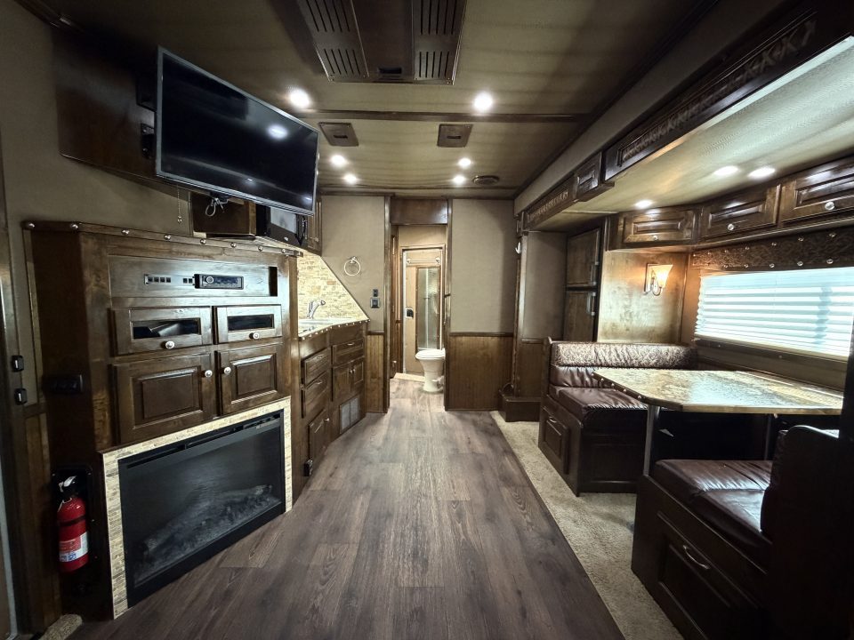 Used 2018 Sundowner 3 Horse 15'7" Living Quarters With 9' Slide Horse Trailer