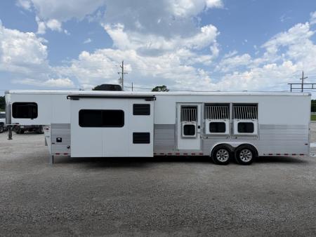 Used 2018 Sundowner 3 Horse 15'7" Living Quarters With 9' Slide Horse Trailer