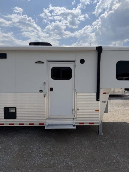 Used 2018 Sundowner 3 Horse 15'7" Living Quarters With 9' Slide Horse Trailer