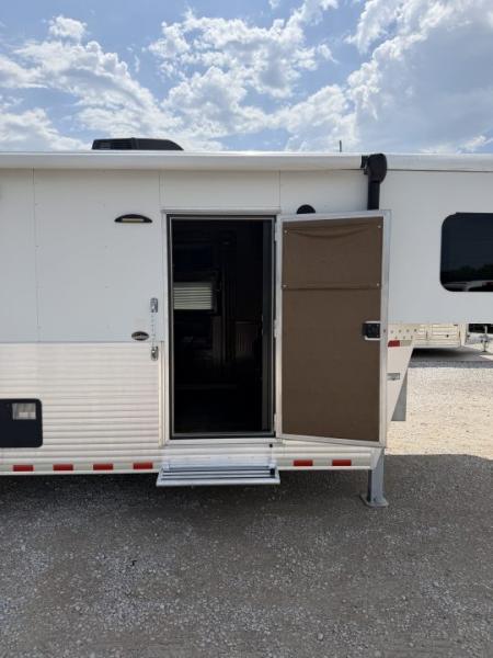 Used 2018 Sundowner 3 Horse 15'7" Living Quarters With 9' Slide Horse Trailer