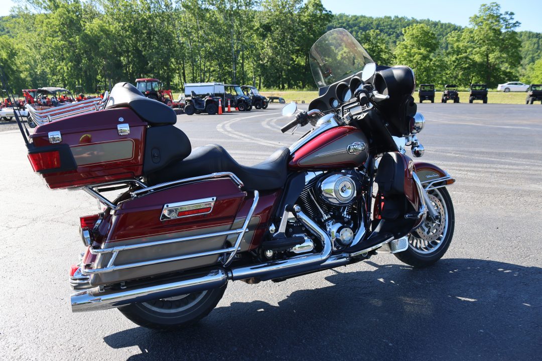 Used 2009 Harley-Davidson FLHTCU ULTRA CLASSIC ELECTRA GLIDE Motorcycle