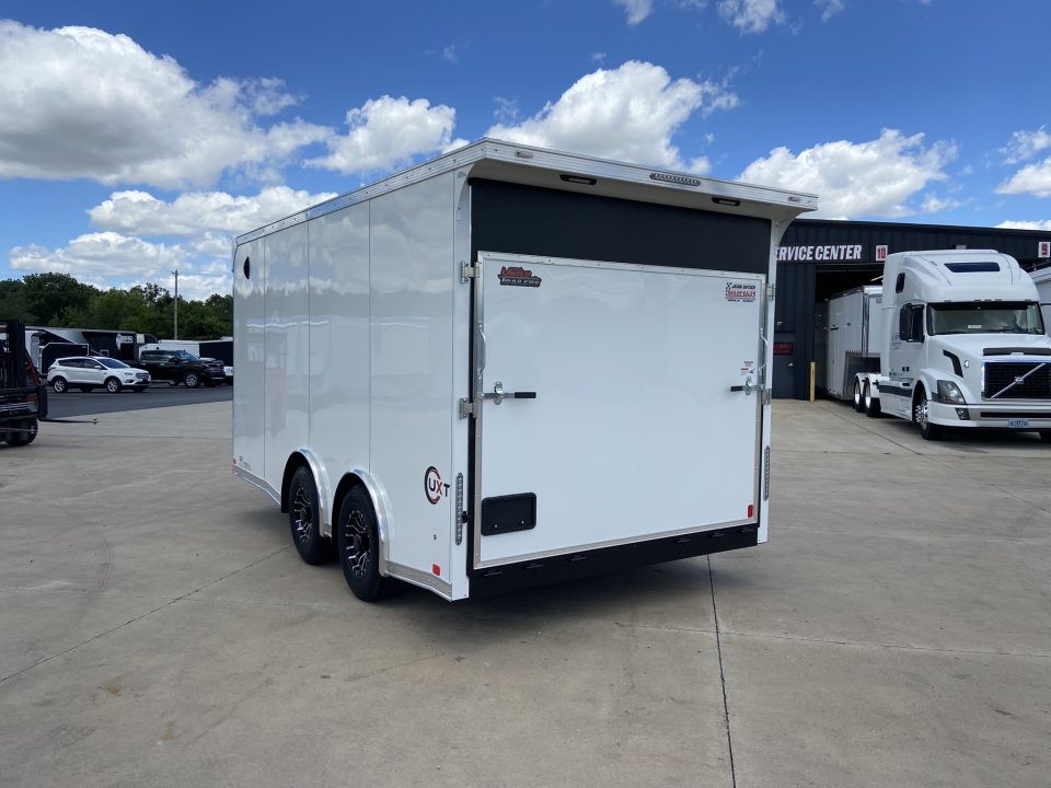 New United UXT-8.516 Cargo Enclosed Trailer
