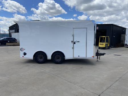 New United UXT-8.516 Cargo Enclosed Trailer