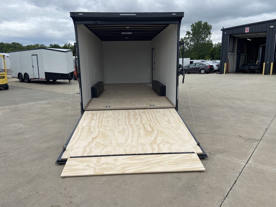 New United CLA-8.5x20 Car Trailer