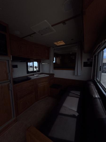Used 2002 Sooner 3H GN LIVING QUARTER