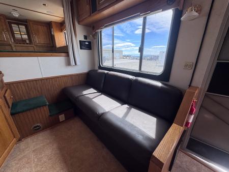 Used 2002 Sooner 3H GN LIVING QUARTER
