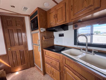Used 2002 Sooner 3H GN LIVING QUARTER