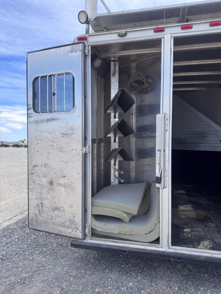 Used 2002 Sooner 3H GN LIVING QUARTER