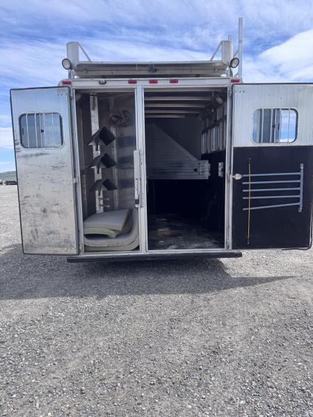 Used 2002 Sooner 3H GN LIVING QUARTER