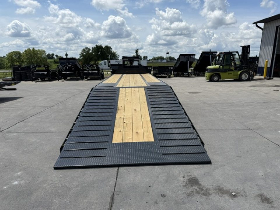 New 2026 Hillcrest Black-Grey 102"x24'+12' 25.9k Gooseneck Flatbed Deckover Trailer