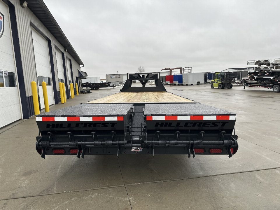 New 2026 Hillcrest Black-Grey 20'+5' 15.9k Gooseneck Flatbed Deckover Trailer