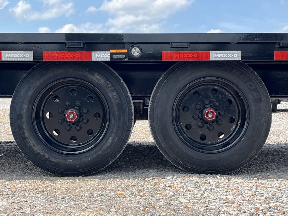 New 2027 MAXXD 102"X24' 17.5K Flatbed Trailer