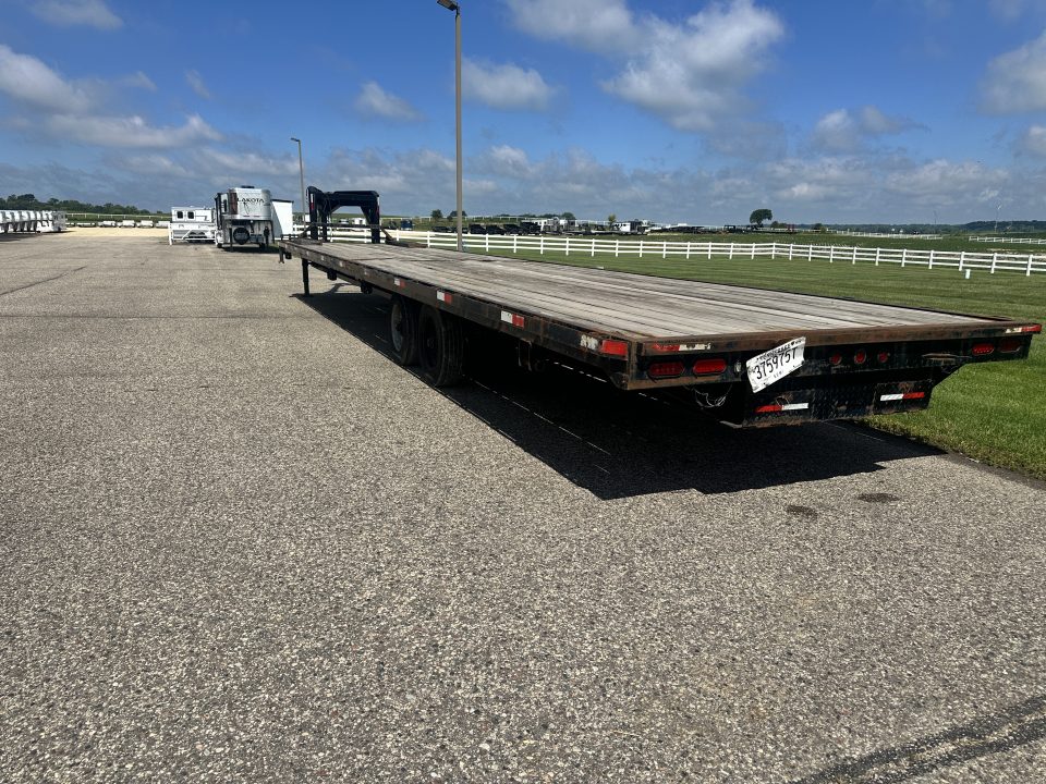 Used 2023 Stryker Trailers 8'6" x 40' GN Flatbed Trailer