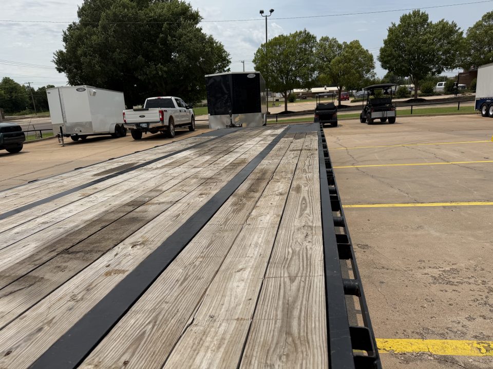 Used USED 2024 LOAD TRAIL GL 40 X 102 DUAL TANDEM AXLE LOW-PRO 25K GOOSENECK W/ HYDRAULIC DOVETAIL & JACKS