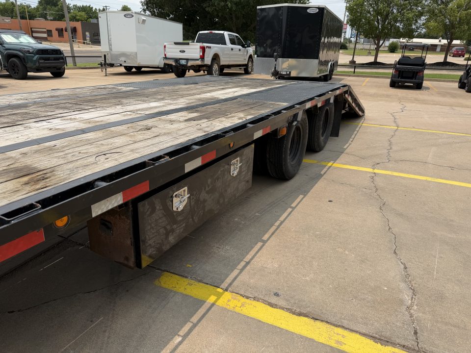 Used USED 2024 LOAD TRAIL GL 40 X 102 DUAL TANDEM AXLE LOW-PRO 25K GOOSENECK W/ HYDRAULIC DOVETAIL & JACKS