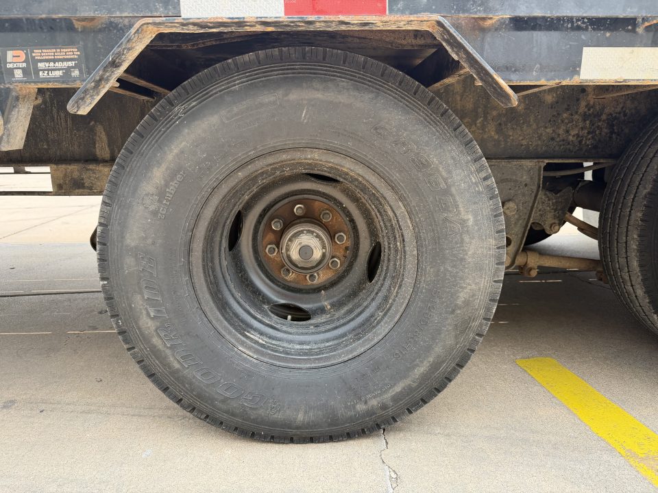 Used USED 2024 LOAD TRAIL GL 40 X 102 DUAL TANDEM AXLE LOW-PRO 25K GOOSENECK W/ HYDRAULIC DOVETAIL & JACKS