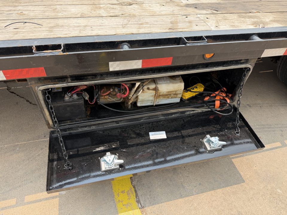 Used USED 2024 LOAD TRAIL GL 40 X 102 DUAL TANDEM AXLE LOW-PRO 25K GOOSENECK W/ HYDRAULIC DOVETAIL & JACKS