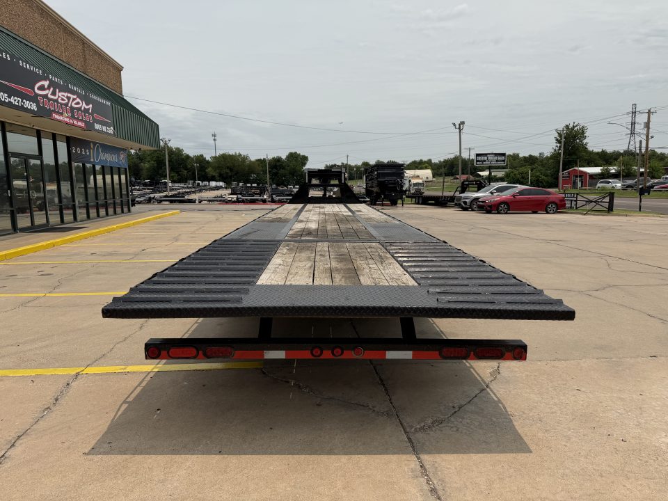 Used USED 2024 LOAD TRAIL GL 40 X 102 DUAL TANDEM AXLE LOW-PRO 25K GOOSENECK W/ HYDRAULIC DOVETAIL & JACKS